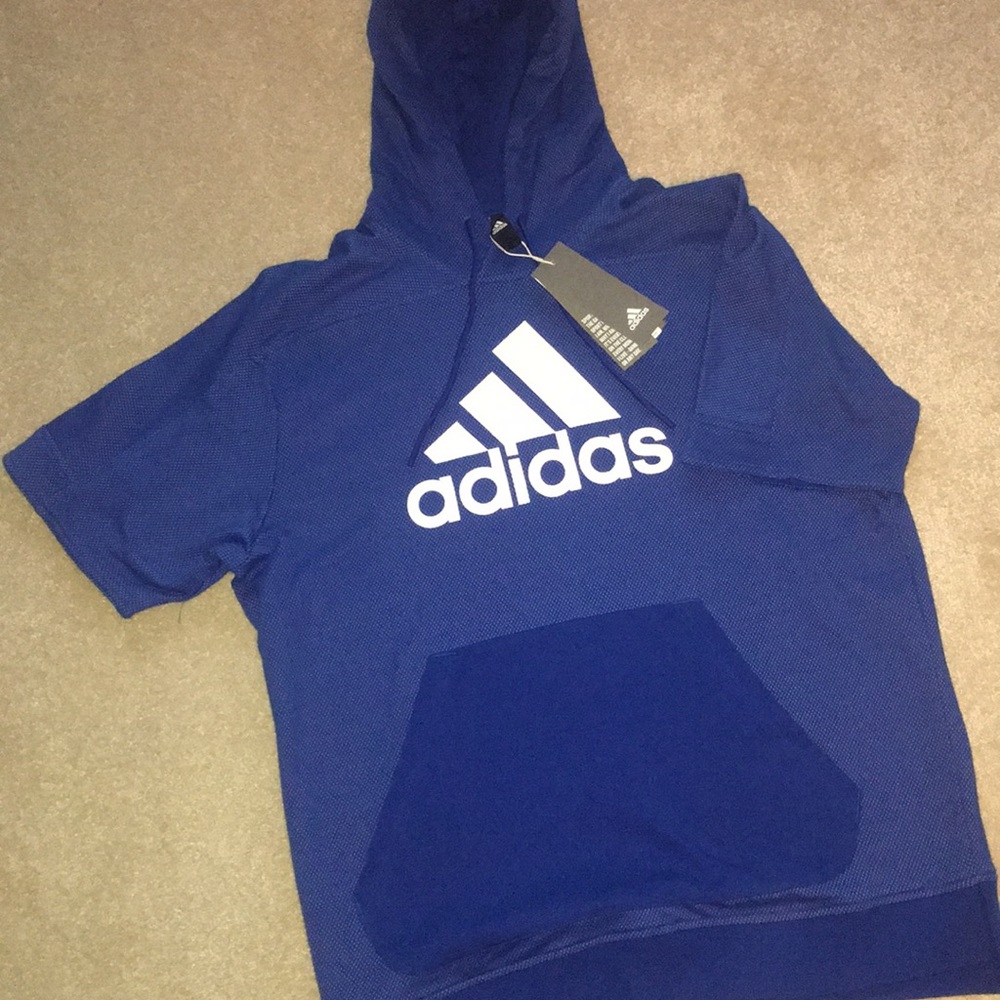 New with tags Adidas Men’s Large hooded t shirt